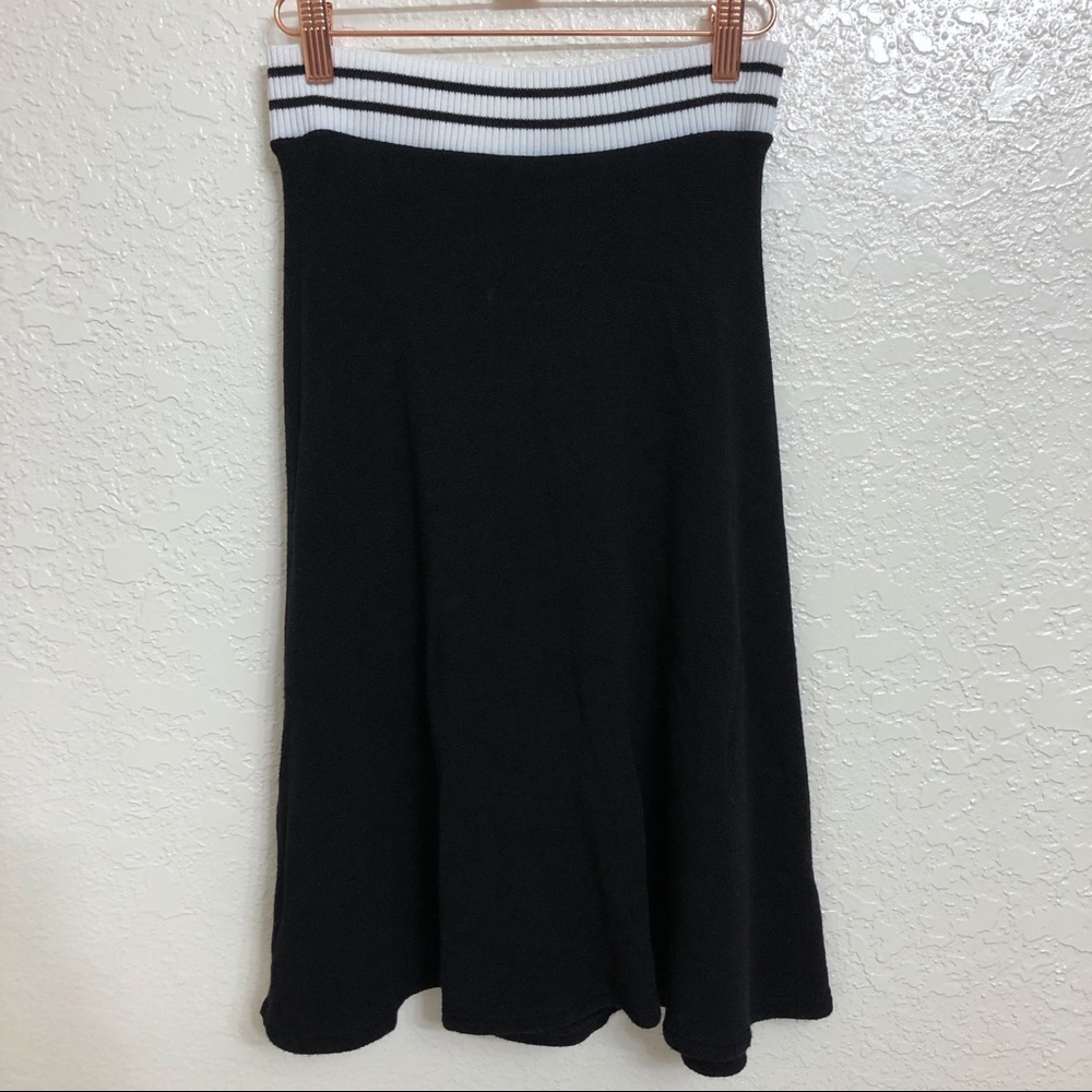 Nabee Black Skirt with Sporty White Waist